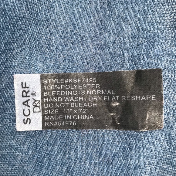 D&Y Floral Print Rectangle Scarf - Picture 4 of 5